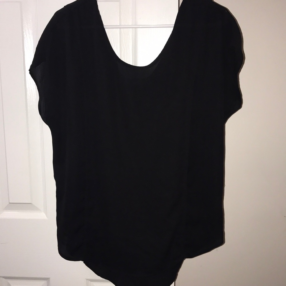 Simple yet elegant black blouse!